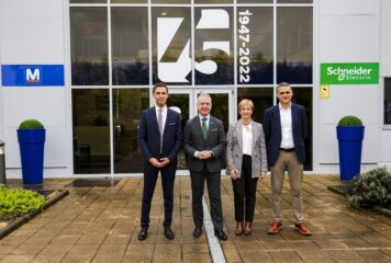 El lehendakari visita la fábrica de Schneider Electric en Mungia, MESA, en ocasión de su 75º aniversario