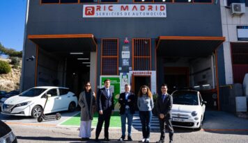 El alcalde de Las Rozas visita las instalaciones de RIC Madrid, el taller más sostenible de España