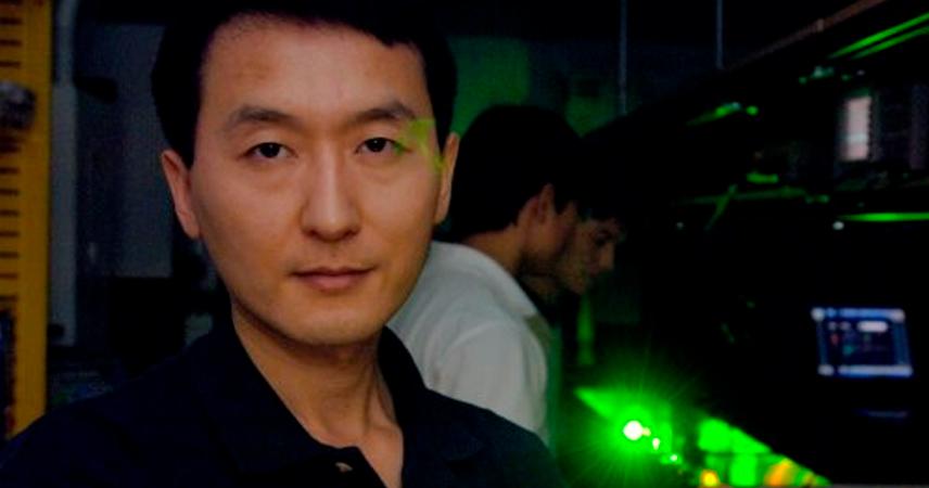 Chunlei Guo, profesor de Óptica de la Universidad de Rochester