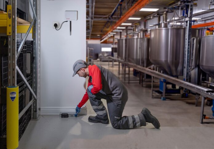 rentokil-pest_connect_toolkit-969502-rodents-colleague-HD-wv-uk-2026-001